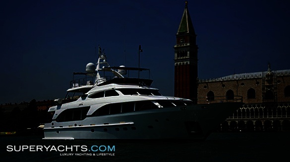 ... 100' motor yacht built in 2007 by Benetti. The yacht's interior has ... ... 100' motor yacht built in 2007 by Benetti. The yacht's interior has ...