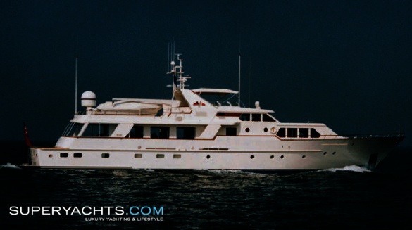 Casual Water Yacht